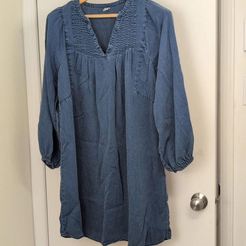OLD NAVY SPLIT NECK CHAMBRAY SWING DRESS SIZE MEDIUM - Picture 4 of 7